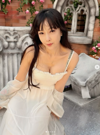 ▲▼胡文英。（圖／翻攝自Instagram／paulina550308）