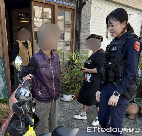 ▲台東縣成功分局員警協助確認身分平安返家。（圖／記者楊晨東翻攝）