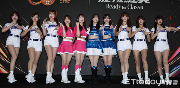 ▲▼  2026台日棒球國際交流賽 賽事記者會-日本應援團,中職啦啦隊合照。（圖／記者黃克翔攝）