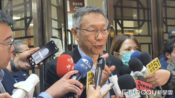 ▲▼柯文哲涉犯京華城案16日到台北地院完成個人答辯，受訪時再批檢方編故事。（圖／記者黃哲民攝）