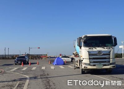 驚悚畫面曝!高雄水泥車「奪命左轉」 34歲騎士慘被輾死