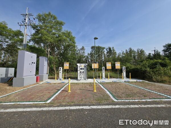 ▲台南市推動「區區有充電站」計畫，第4批電動車充電站19日正式上線，涵蓋8個行政區9處場域。（記者林東良翻攝）