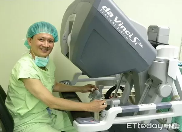 ▲高醫院長王照元是國內大腸直腸癌的治療專家             。（圖／記者吳奕靖翻攝）