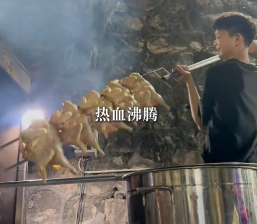 ▲▼深圳16歲烤雞少年月入過萬。（圖／翻攝自微博）