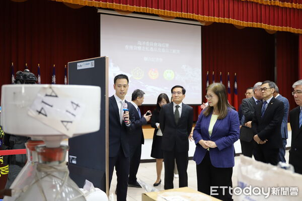 ▲▼         （持麥克風說明案情者，即張建強檢察官）    。（圖／記者翁伊森翻攝）