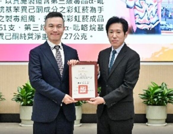 ▲張檢指揮鹿港警方殲滅彩虹菸製毒工廠。（圖／彰化地檢提供）