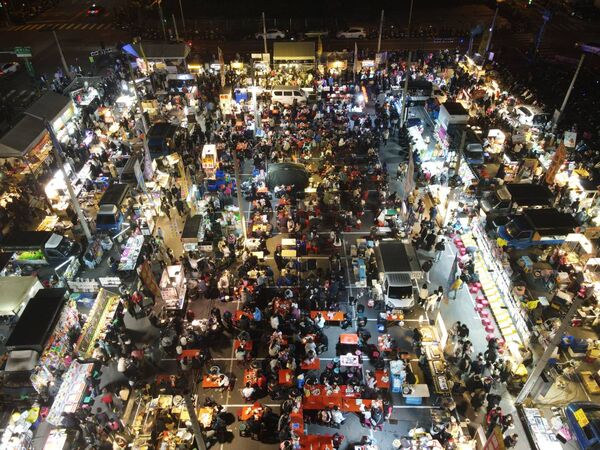 ▲▼嘉義湖美夜市昨日重新開業，現場湧入大批民眾             。（圖／民眾提供）