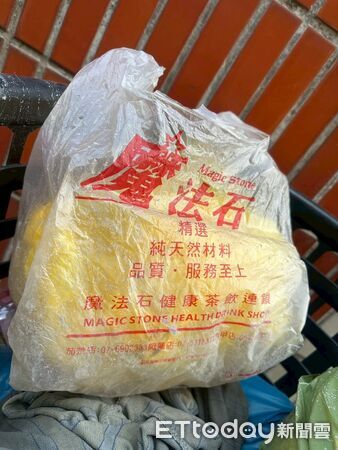 ▲里港警方助周男平安返家。（圖／記者陳崑福翻攝）