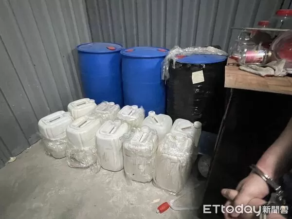 ▲苗栗地檢署指揮海巡署和警方，查獲喵喵咖啡包毒品工廠，逮捕賴姓製毒師傅等3嫌。（圖／記者楊永盛翻攝）