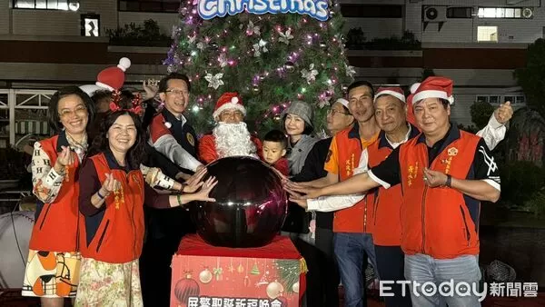 ▲屏東縣政府警察局舉辦「114年屏警聖誕感恩祈福點燈活動」。（圖／記者陳崑福翻攝）