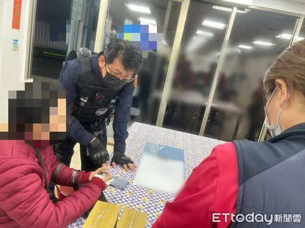 ▲▼癡情婦人拿38萬現金換4盒飲料，所幸被警方阻擋。（圖／民眾提供，下同）