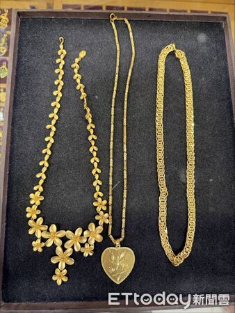 ▲▼癡情婦人拿38萬現金換4盒飲料，所幸被警方阻擋。（圖／民眾提供，下同）