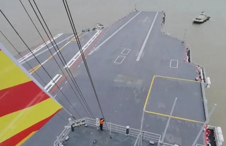 福建艦升降機設計大缺陷? 太小塞不下六代戰機