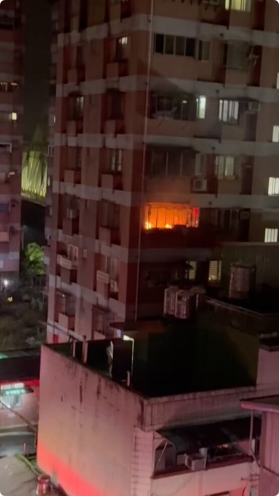 ▲▼汐止凱旋大地失火。（圖／翻攝臉書／汐止集團）