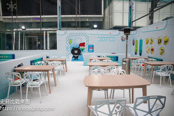 ▲▼中國信託金融園區戶外滑冰場。（圖／部落客史努比遊樂園授權提供）