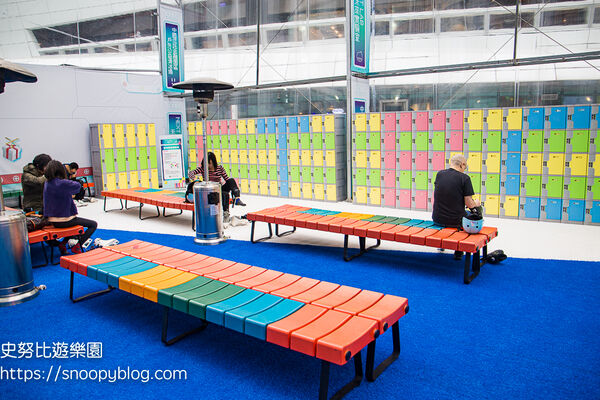 ▲▼中國信託金融園區戶外滑冰場。（圖／部落客史努比遊樂園授權提供）