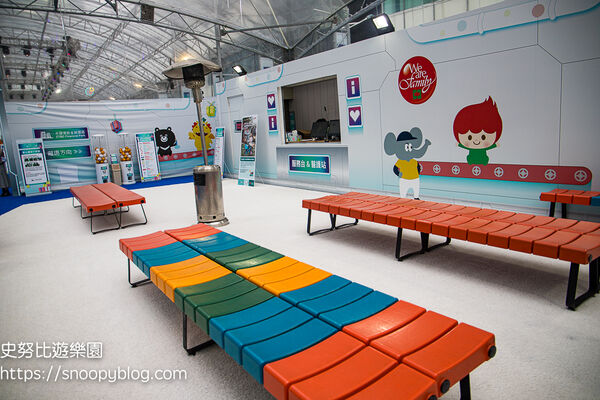 ▲▼中國信託金融園區戶外滑冰場。（圖／部落客史努比遊樂園授權提供）