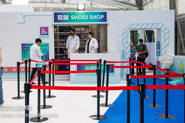 ▲▼中國信託金融園區戶外滑冰場。（圖／部落客史努比遊樂園授權提供）