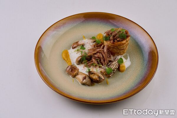 ▲法國空運純銀製榨鴨器　台南晶英無隅開賣「盧昂血鴨」。（圖／台南晶英提供）