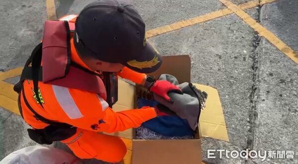 ▲海巡即時救援受傷鳳頭蒼鷹。（圖／記者楊晨東翻攝）