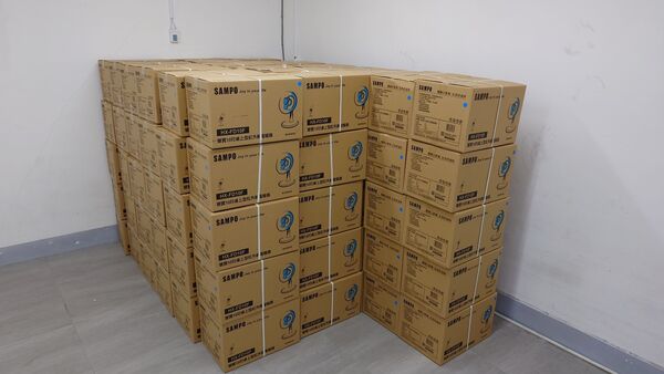 ▲國王明星後衛李愷諺進行球衣義賣，與聲寶一同捐出100台電暖器到花蓮。（圖／聲寶提供）