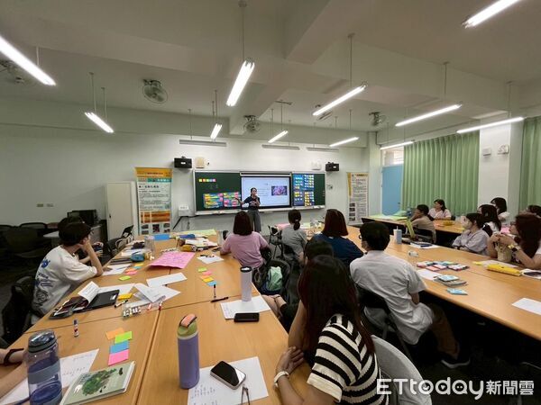 ▲台南市教育局推動正向心理健康教育，透過跨校交流與走讀行動，陪伴教師與學生建立心理韌性，讓正向能量在校園持續擴散。（記者林東良翻攝，下同）