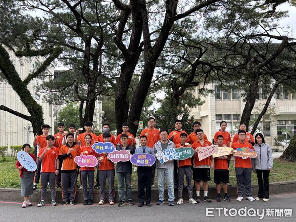 ▲▼花蓮高工電子科「儀表電子」乙級技能檢定共有19位學生參加檢定，術科通過率達到100%，大幅超越勞動部公布歷年全國平均通過率48%。（圖／花工提供，下同）