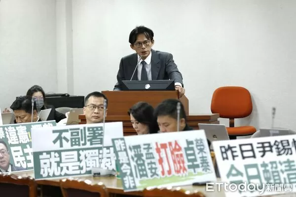 ▲▼立法院司法及法制委員會邀請總統府秘書長潘孟安、行政院秘書長張惇涵、司法院代理秘書長王梅英、法務部長鄭銘謙就「立法院三讀通過之法律經行政院依中華民國憲法增修條文第3條第2項移請立法院覆議，經全體立法委員二分之一以上決議維持原案，行政院院長不依法副署、總統不依法公布施行，對我國憲政民主及法制之戕害及相關法律責任之追究」進行專題報告。（圖／記者湯興漢攝）