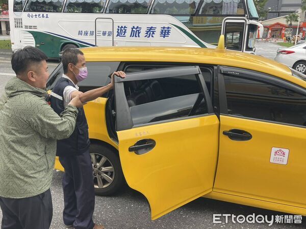 ▲▼花蓮敬老愛心計程車自補助對象擴大至65歲以上長者，預估全年將破90萬人次。（圖／花蓮縣政府提供，下同）
