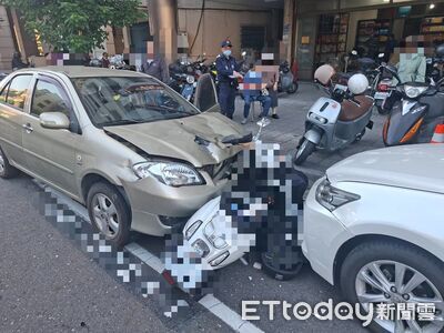 77歲婦暴衝「夾殺母子」！補教師傷重亡...檢裁定10萬交保