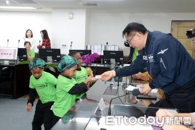 非洲賴索托院童拜會市長獻唱感恩　黃偉哲：讓愛與希望跨越國界