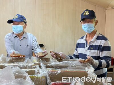 溫王爺聖誕580斤烏魚子大放送　東港東隆宮廟埕「連兩晚開攤」