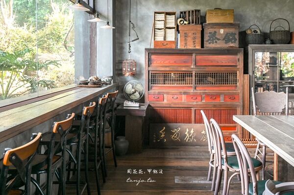 ▲▼隱身山腰間預約制咖啡廳，還可以看海。（圖／部落客周花花提供）