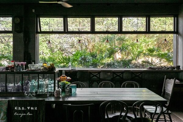 ▲▼隱身山腰間預約制咖啡廳，還可以看海。（圖／部落客周花花提供）