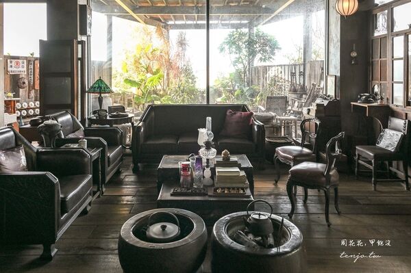 ▲▼隱身山腰間預約制咖啡廳，還可以看海。（圖／部落客周花花提供）