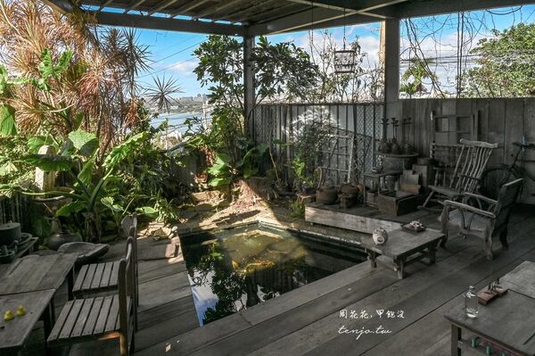 ▲▼隱身山腰間預約制咖啡廳，還可以看海。（圖／部落客周花花提供）