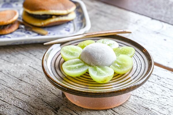 ▲▼隱身山腰間預約制咖啡廳，還可以看海。（圖／部落客周花花提供）