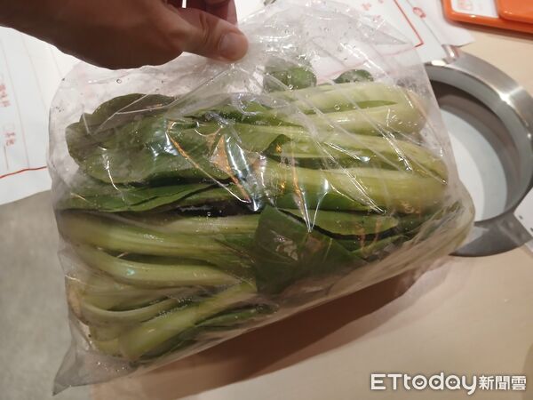 青江菜檢出農藥殘留超標。（圖／北市衛生局提供）