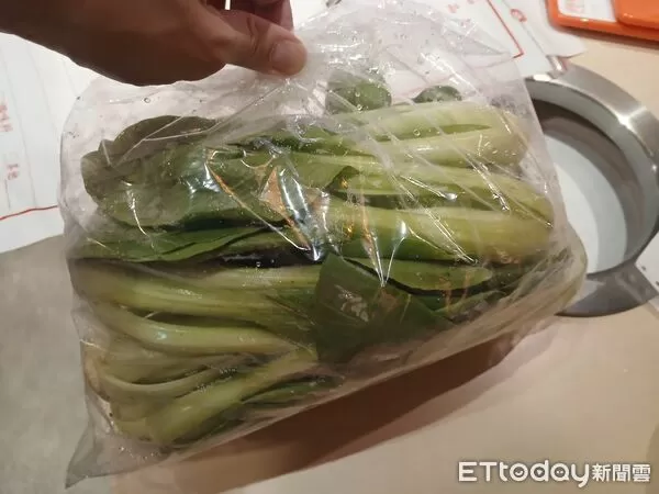 青江菜檢出農藥殘留超標。（圖／北市衛生局提供）