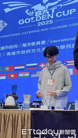 ▲崑山科技大學餐飲管理及廚藝系學生參加「2025金爵獎國際餐飲暨旅遊大賽」，勇奪1金2銅佳績。（記者林東良翻攝，下同）