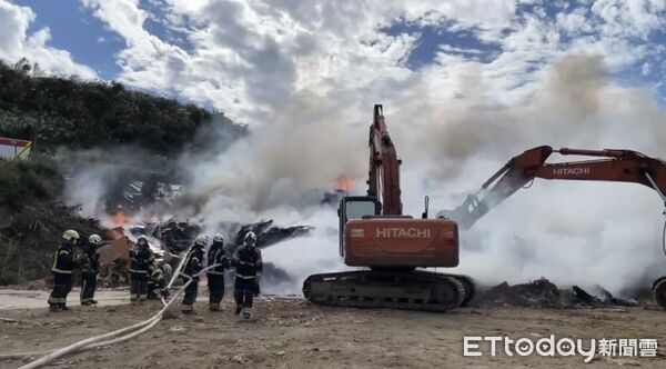 ▲▼桃園八德一處掩埋場大火。（圖／記者沈繼昌翻攝）