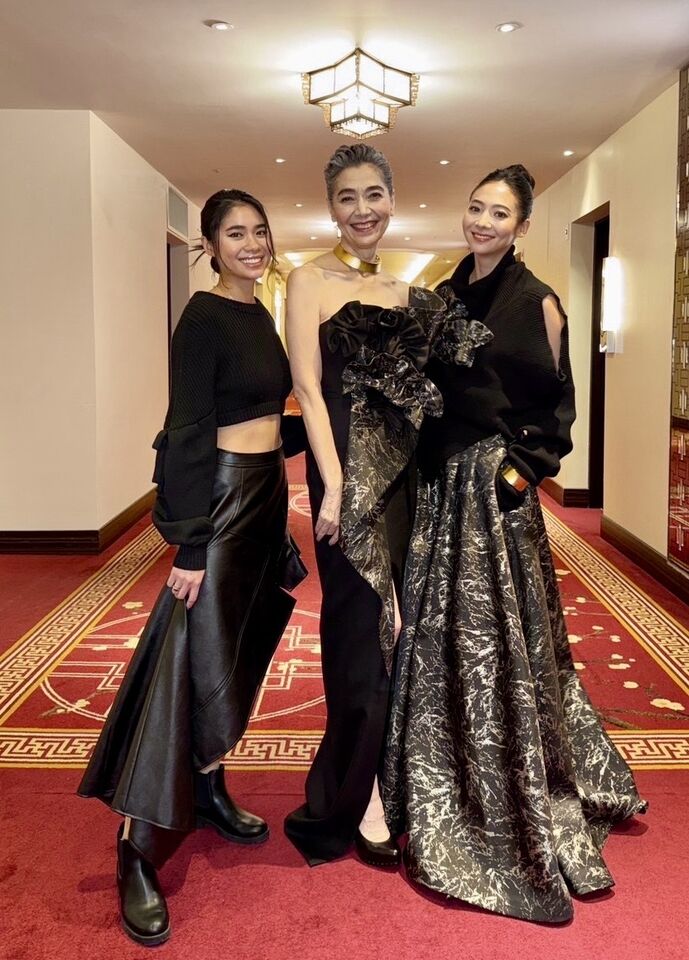 ▲▼賴佩霞和兩個女兒出席活動。（圖／尚時代文創娛樂提供）