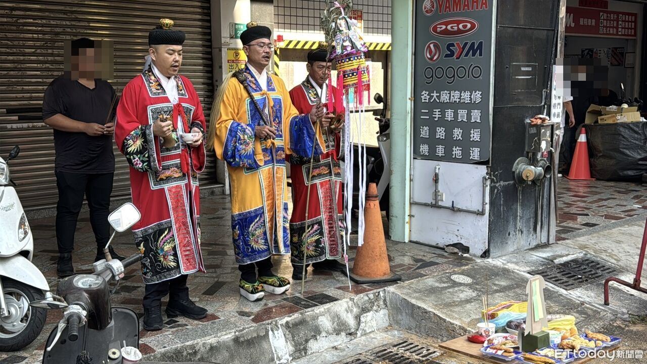 女清潔員遭撞亡!3道士招魂擲筊10次未果 葬儀業者:冤死怨氣重