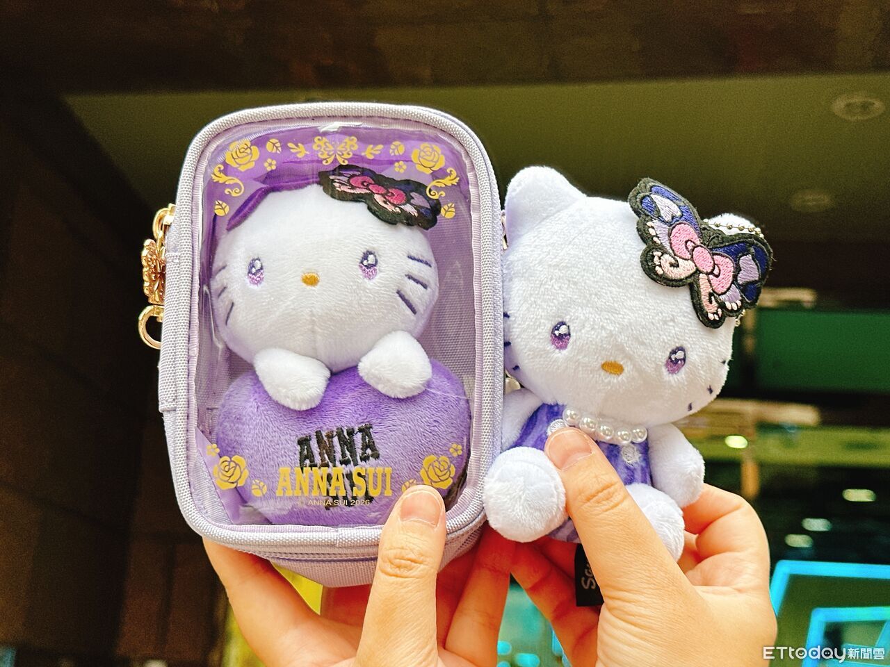 7-11推「ANNA SUI聯名三麗鷗」周邊 Kitty、大耳狗變哥德風