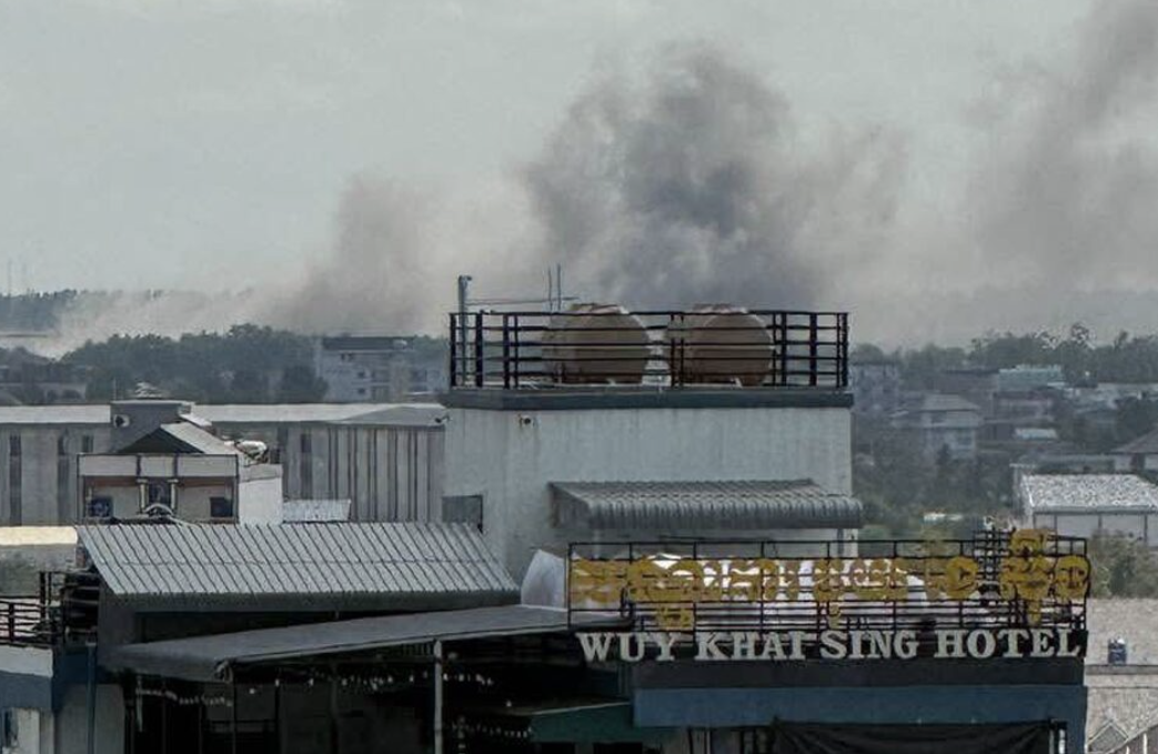 ▲▼泰F-16轟炸柬埔寨！泰軍空襲波貝詐騙窟2炸彈直擊。（圖／翻攝自Khaosod）