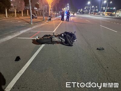 快訊／19歲男騎車自摔撞樹亡　女友聽撞擊聲...回頭驚見慘況淚崩