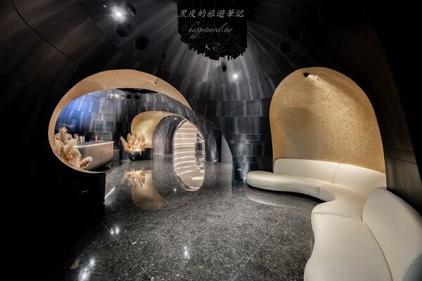 ▲▼全台最奢侈的歡唱聚所。（圖／部落客黑皮提供）