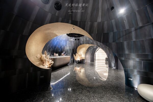 ▲▼全台最奢侈的歡唱聚所。（圖／部落客黑皮提供）