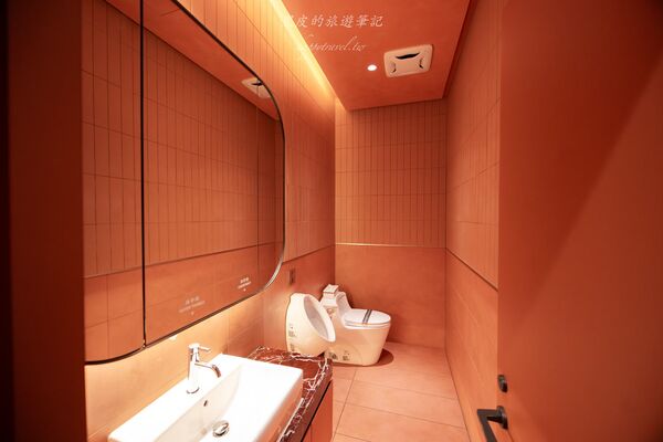 ▲▼全台最奢侈的歡唱聚所。（圖／部落客黑皮提供）