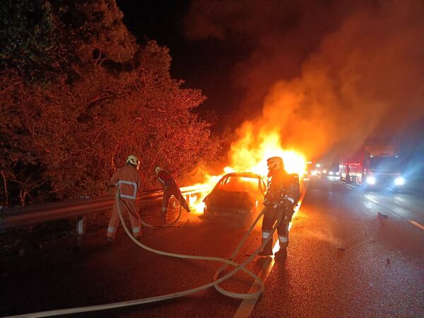 ▲▼ 新竹市長高虹安今(18)復職首日，即簽署「勤務繁重加成」修正方案，體恤基層警察辛勞            。（圖／新竹市政府提供）
